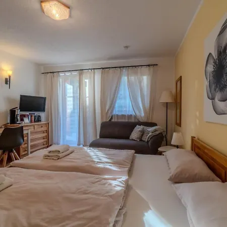 Schoenes 1 Zimmer, Sauna, Nationalpark, Free Parking Nyaraló *